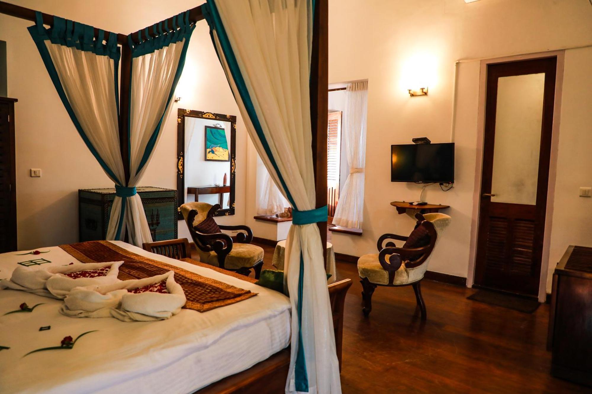 Old Lighthouse Bristow Hotel , Fort Kochi Екстериор снимка