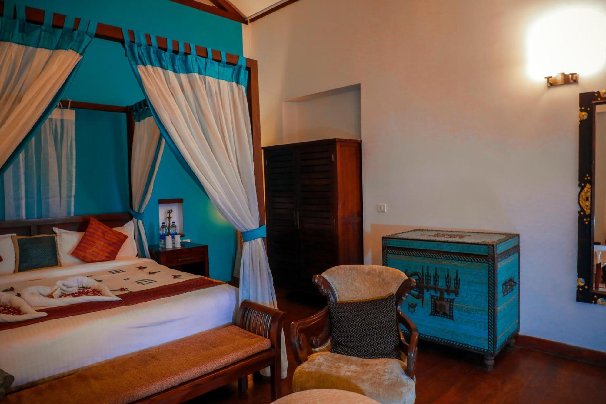 Old Lighthouse Bristow Hotel , Fort Kochi Екстериор снимка