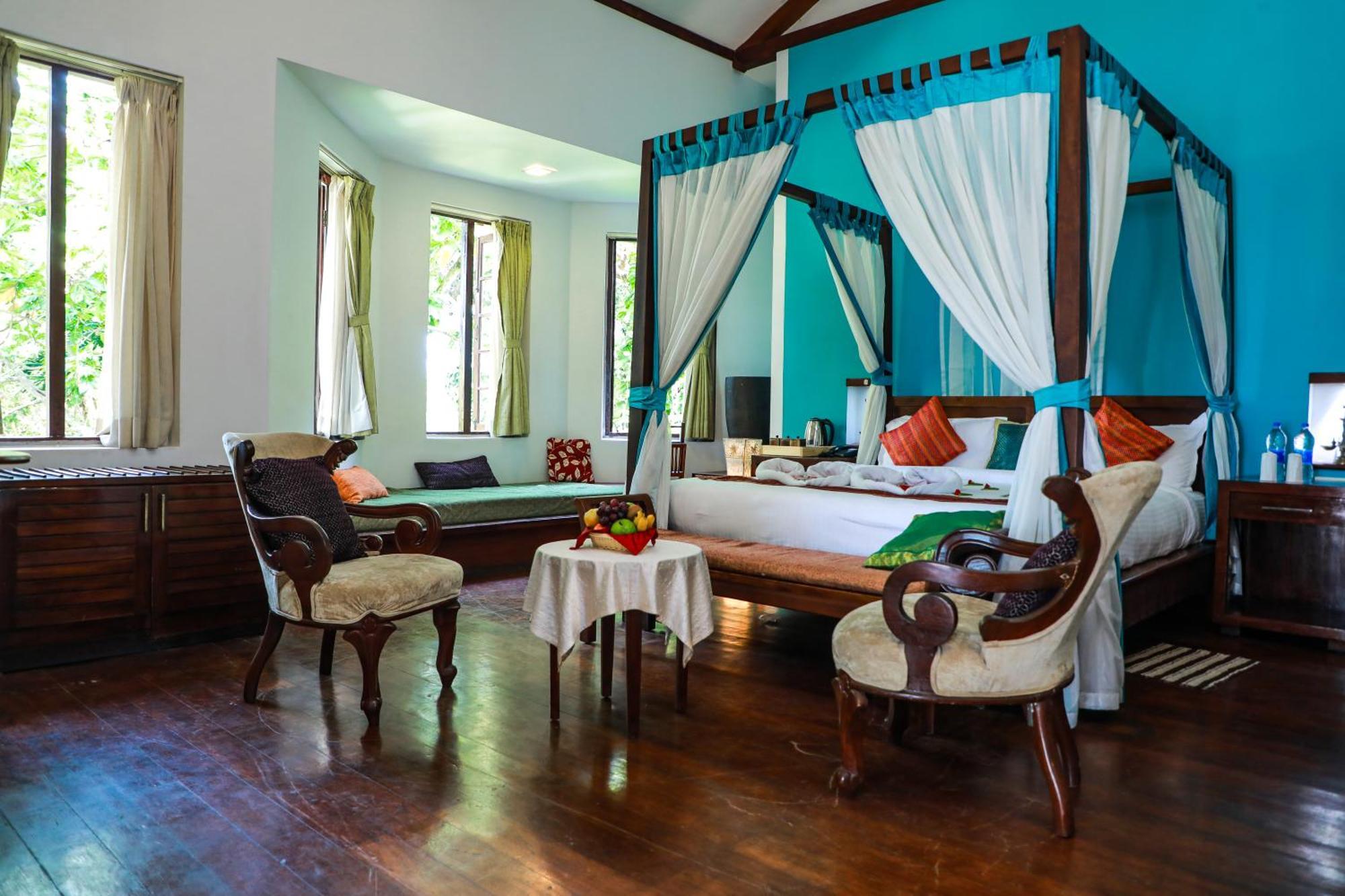 Old Lighthouse Bristow Hotel , Fort Kochi Екстериор снимка