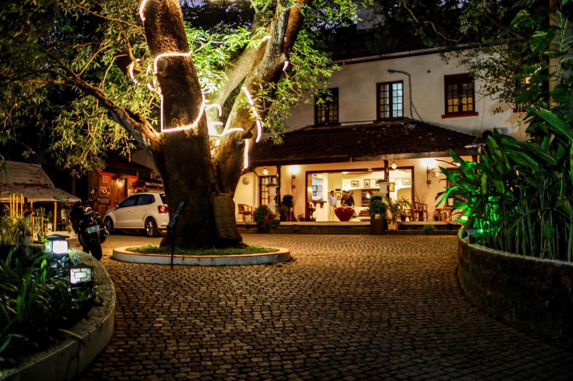 Old Lighthouse Bristow Hotel , Fort Kochi Екстериор снимка