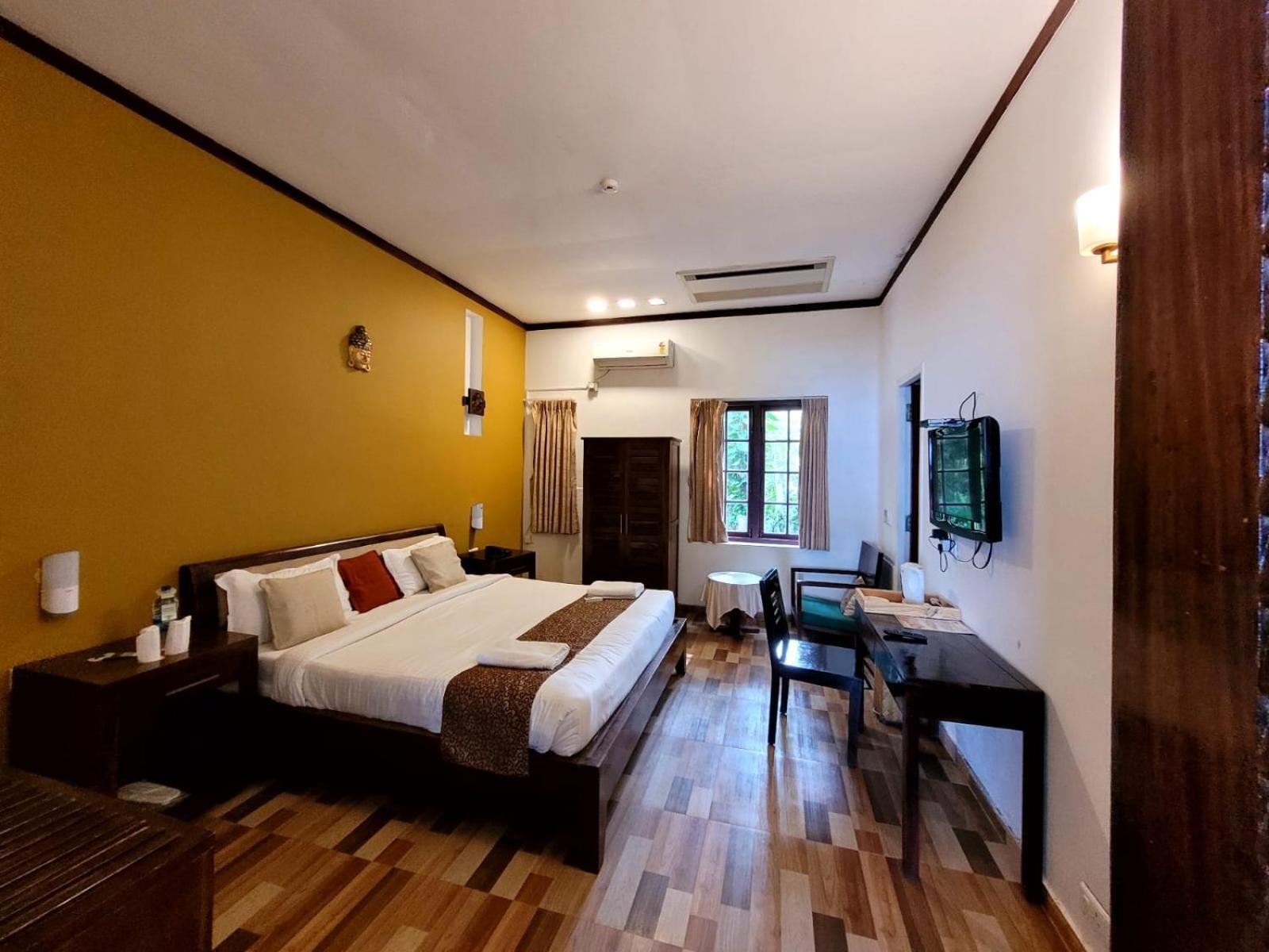 Old Lighthouse Bristow Hotel , Fort Kochi Екстериор снимка