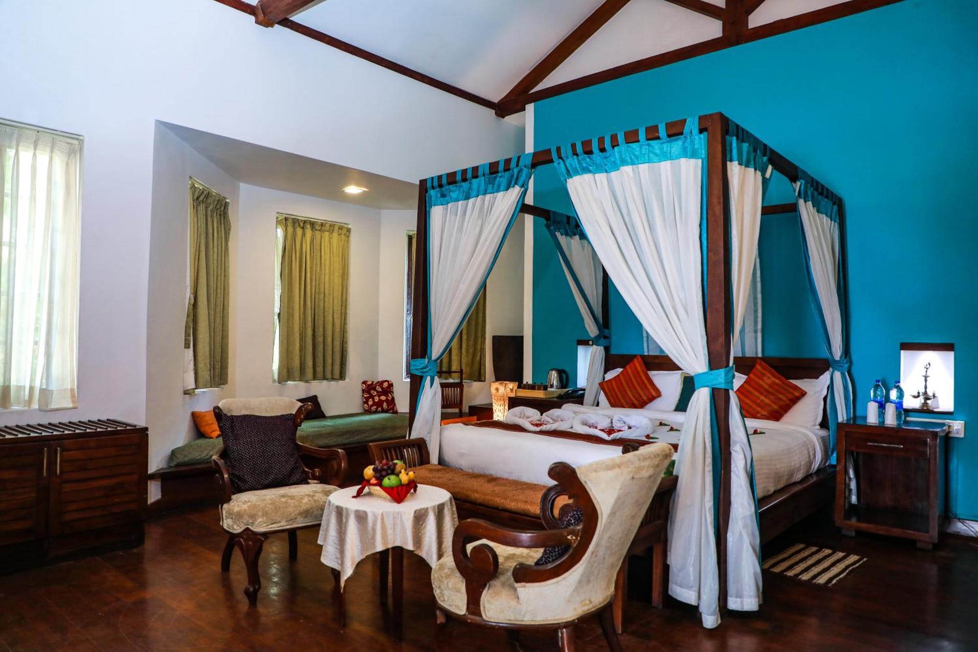 Old Lighthouse Bristow Hotel , Fort Kochi Екстериор снимка